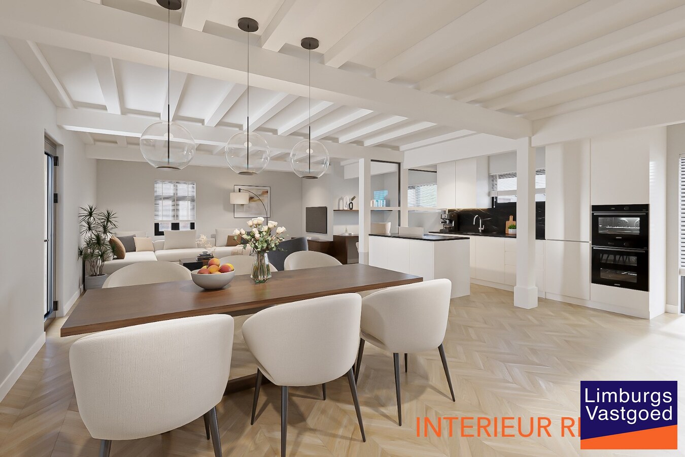 UNIEKE VIERKANTSHOEVE met paardenstallen op 7,34 hectare met vergunning voor zwembad en poolhouse 