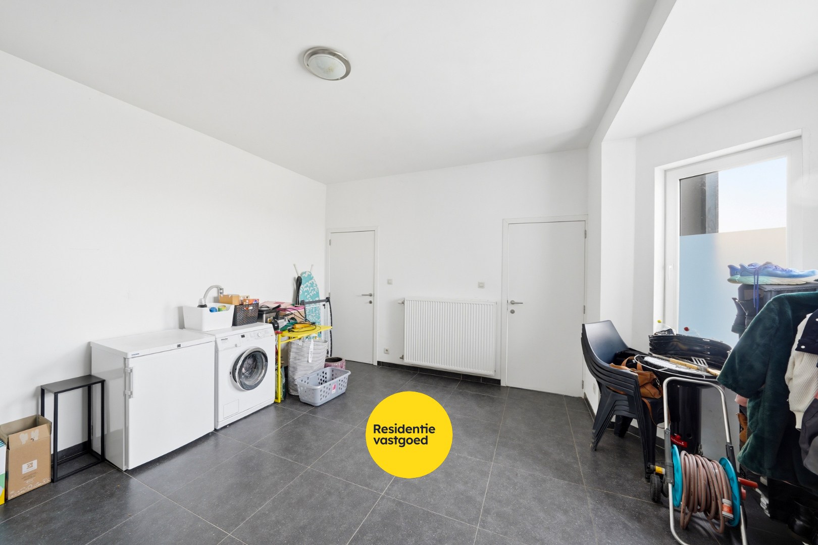 Instapklare woning met zicht op de vaart in Oudenburg 