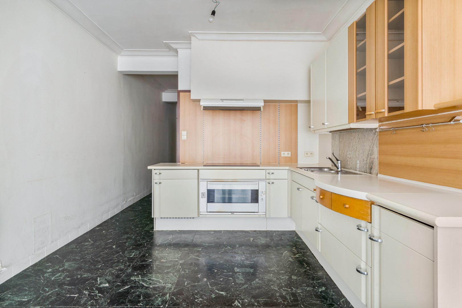 GOED GELEGEN 1 SLPK. APP. IN CENTRUM OOSTENDE 