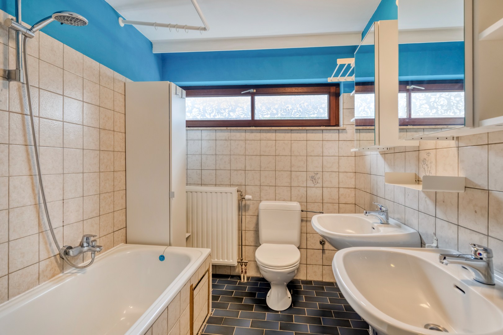 Halfopen bebouwing met 5 slaapkamers, garage en tuin in Kessel-Lo! – EPC 166 kWh/m² - bewoonbare opp. 180 m² 