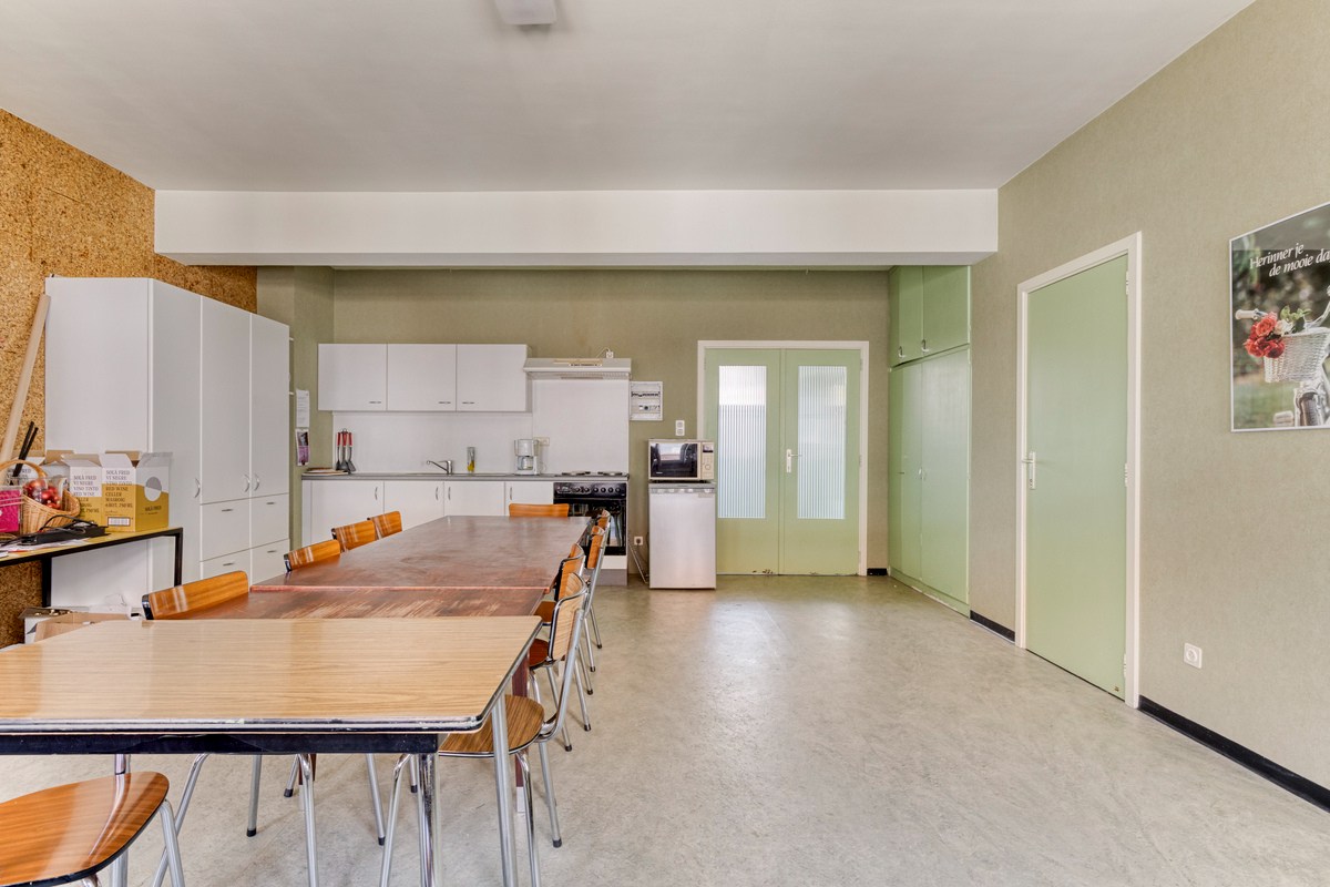 Multifunctioneel gebouw in het centrum van Merchtem. 