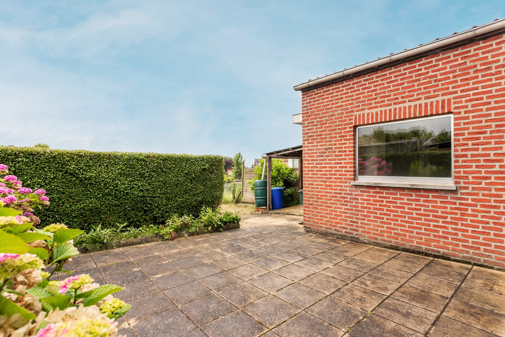 Te renoveren woning met 3 slpk te Buizingen 