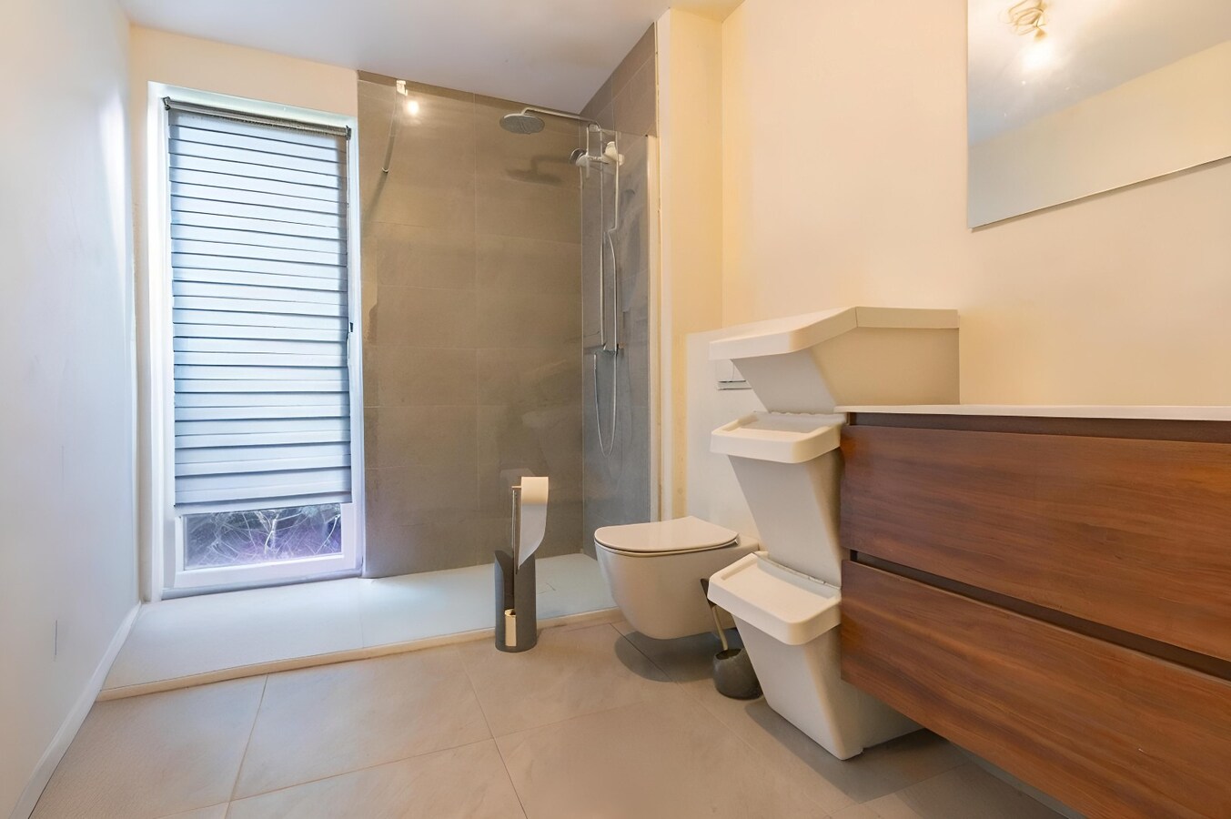 Appartement rez-de-chaussée avec terrasse, cave et parking privatif ! 