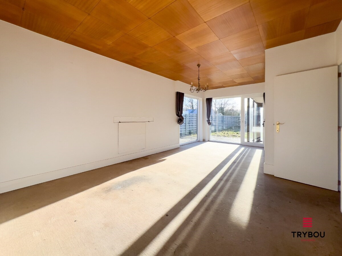 Te renoveren woning met bijgebouw op ruime perceel van 1273m² 