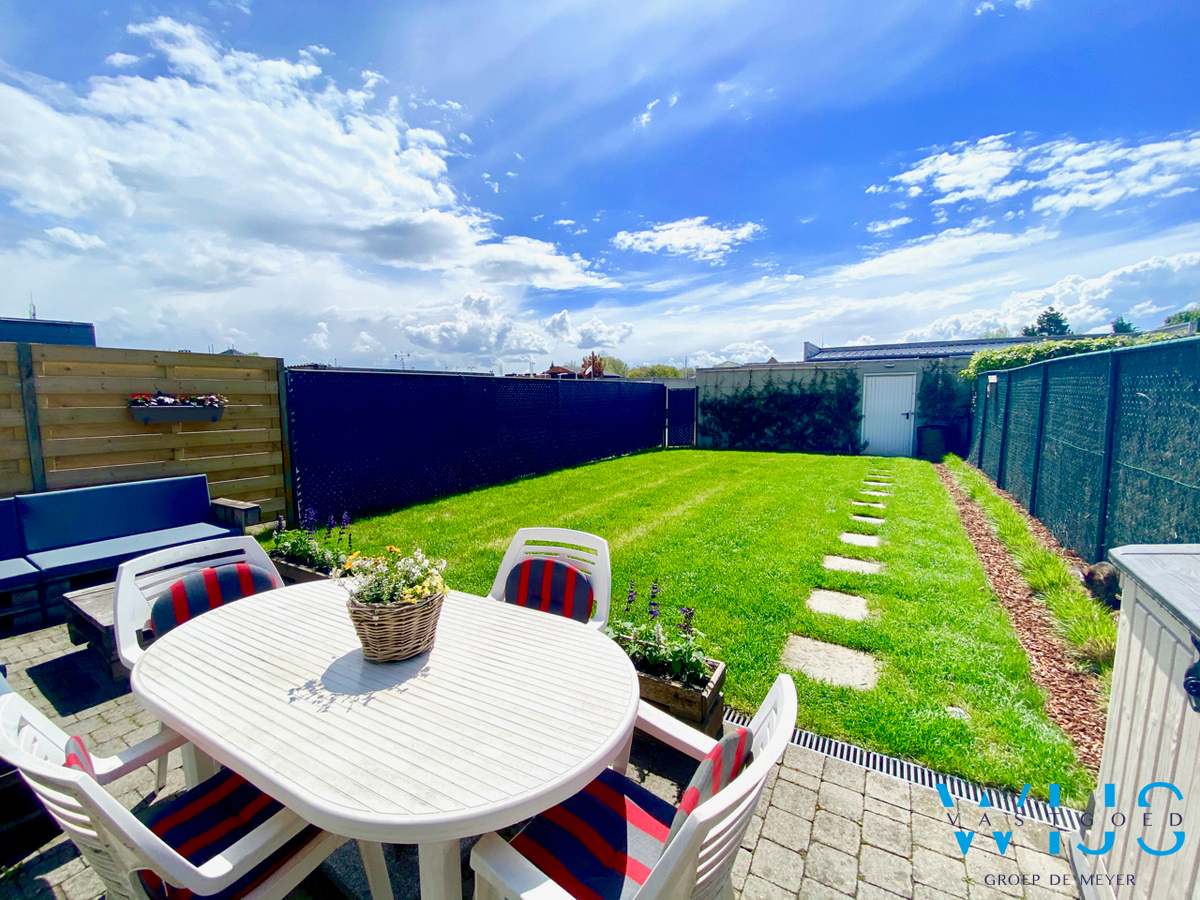 Gelijkvloers appartement met zonnige tuin &amp; dubbele garage te Sint-Laureins ! 