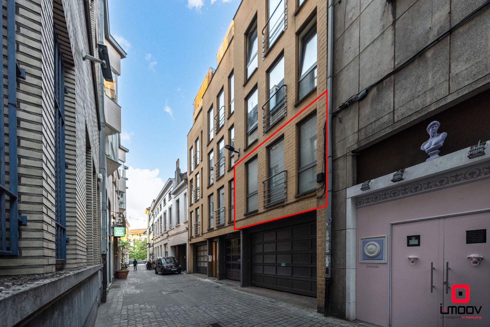 Ruim en lichtrijk appartement met uitzonderlijk terras en autostaanplaats in hartje Gent 