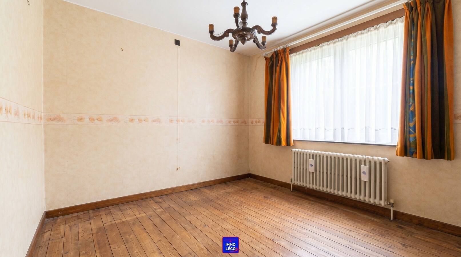 3 façades avec garage, jardin, excellent potentiel, secteur "La Coquinie" ! 