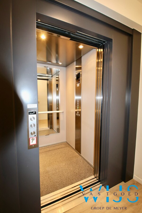 Totaal afgewerkte serviceflat te Lievegem ! 