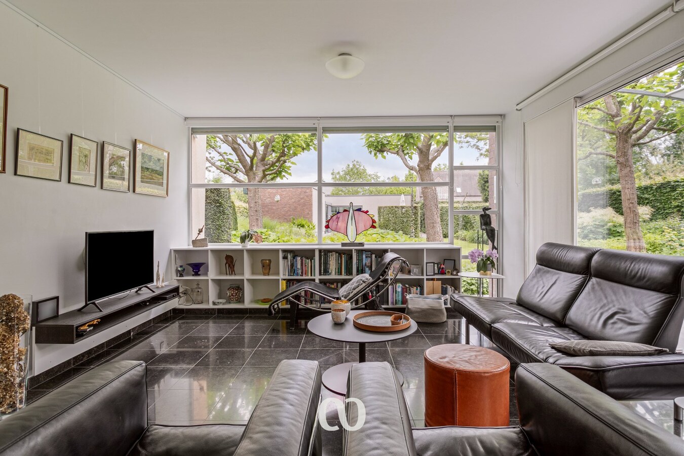 Ruime woning met prachtige tuin en bijgebouw te koop in Oudenaarde 