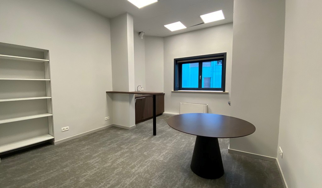 Volledig ingerichte kantoren te huur in Zwijnaarde