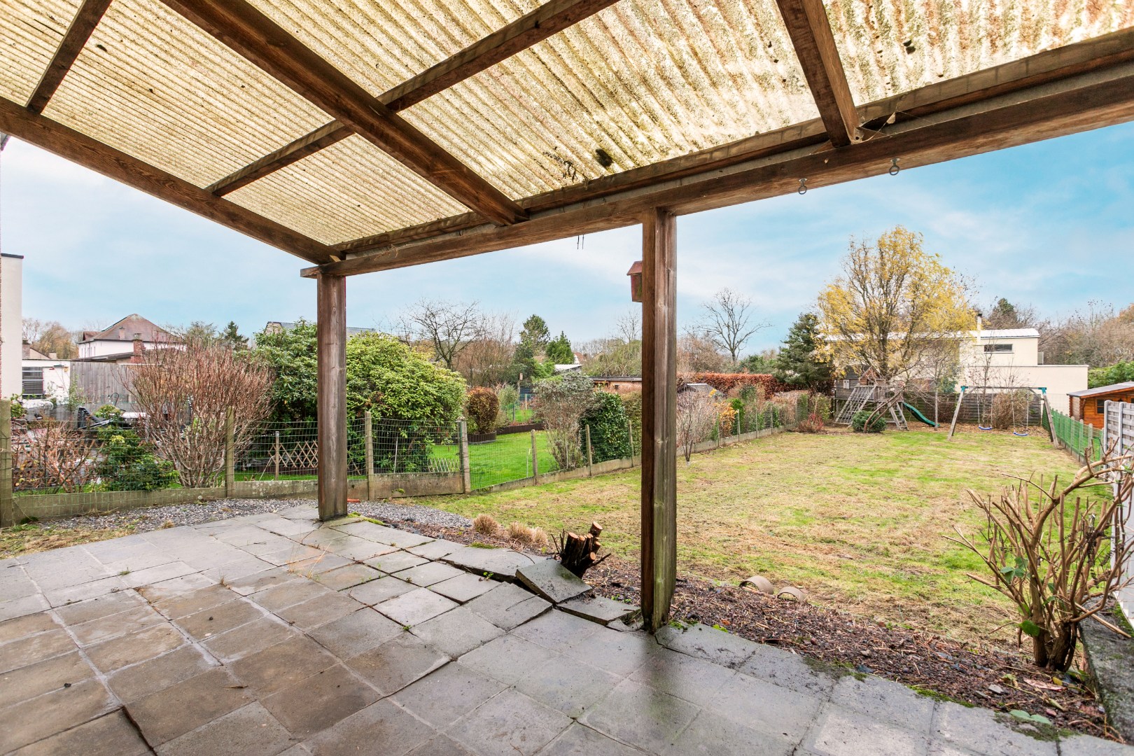 Instapklare woning met 4 slpk op perceel van 5a 45ca 