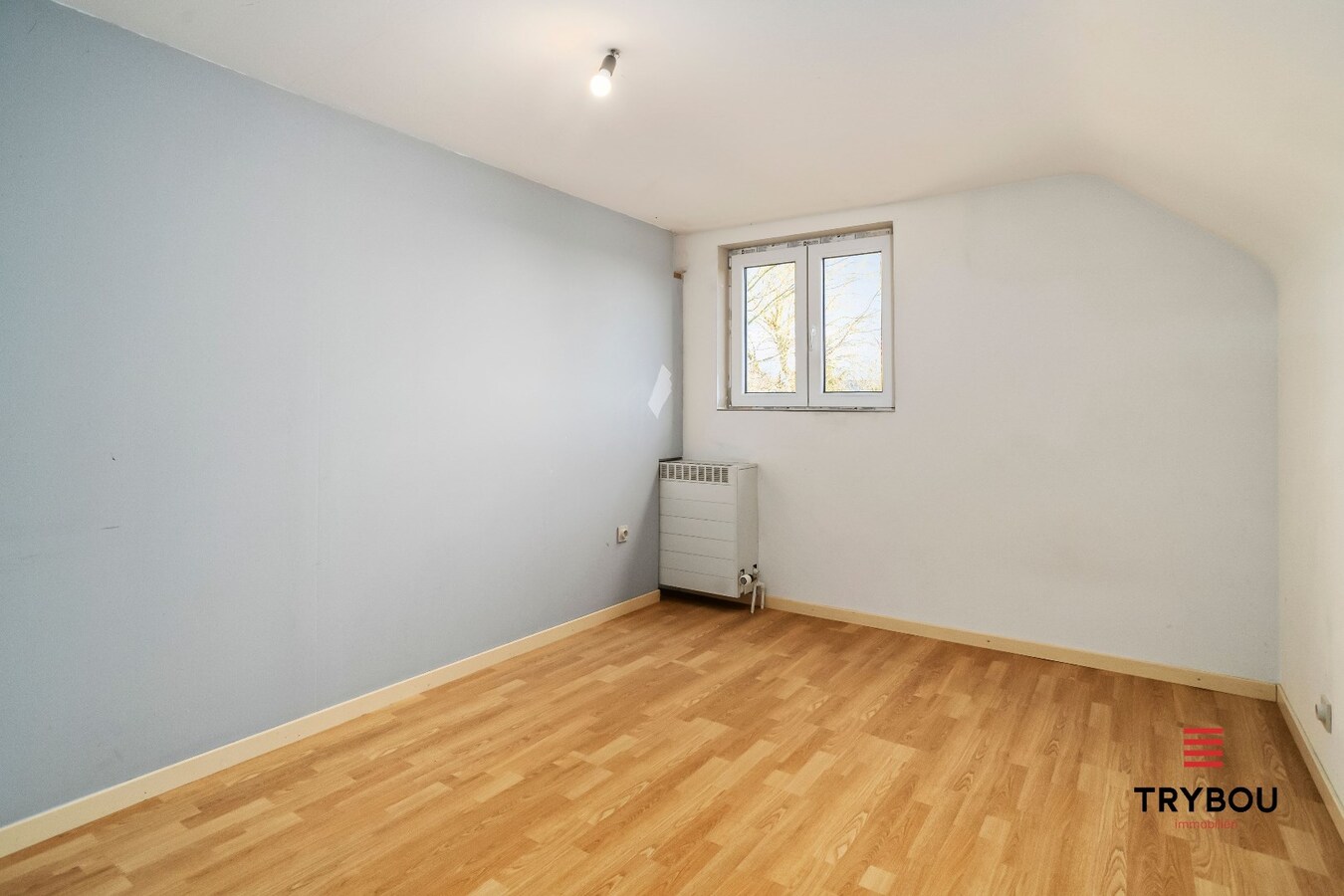 Rustig gelegen, vrijstaande woning aan de rand van het centrum van Merkem 