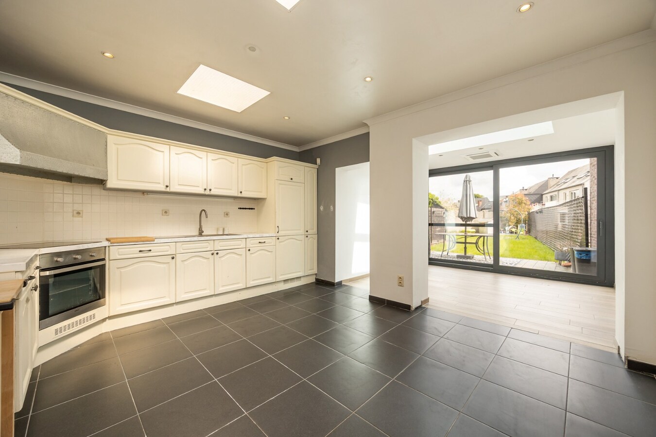 Instapklare HOB met 4 slpk en tuin te Willebroek! 