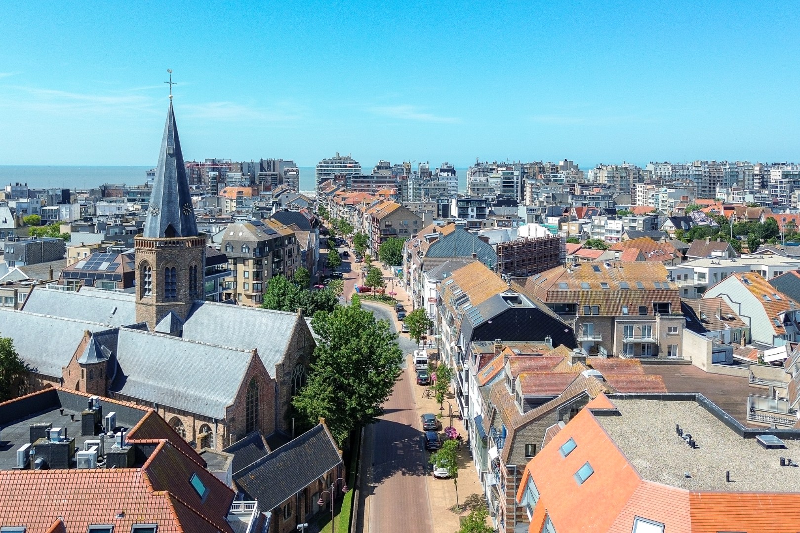 Instapklaar en gemeubeld 1-slaapkamerappartement met terras in hartje Wenduine 