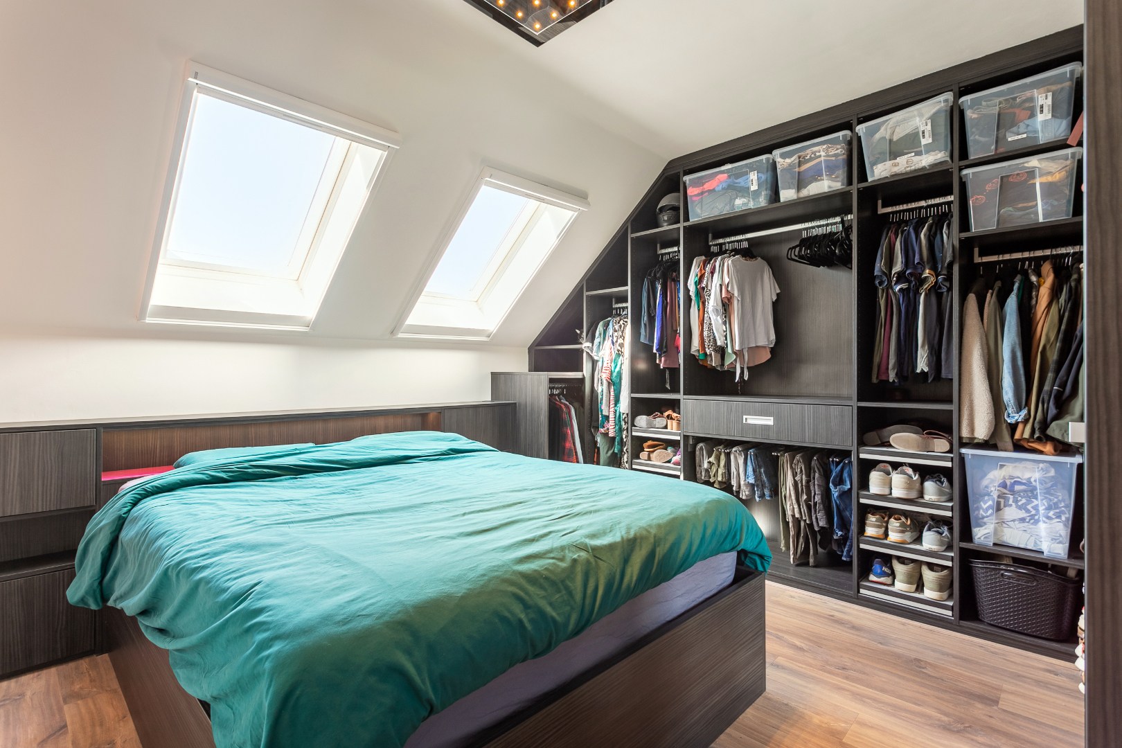 Appartement met 2 slpk, terras en staanplaats 
