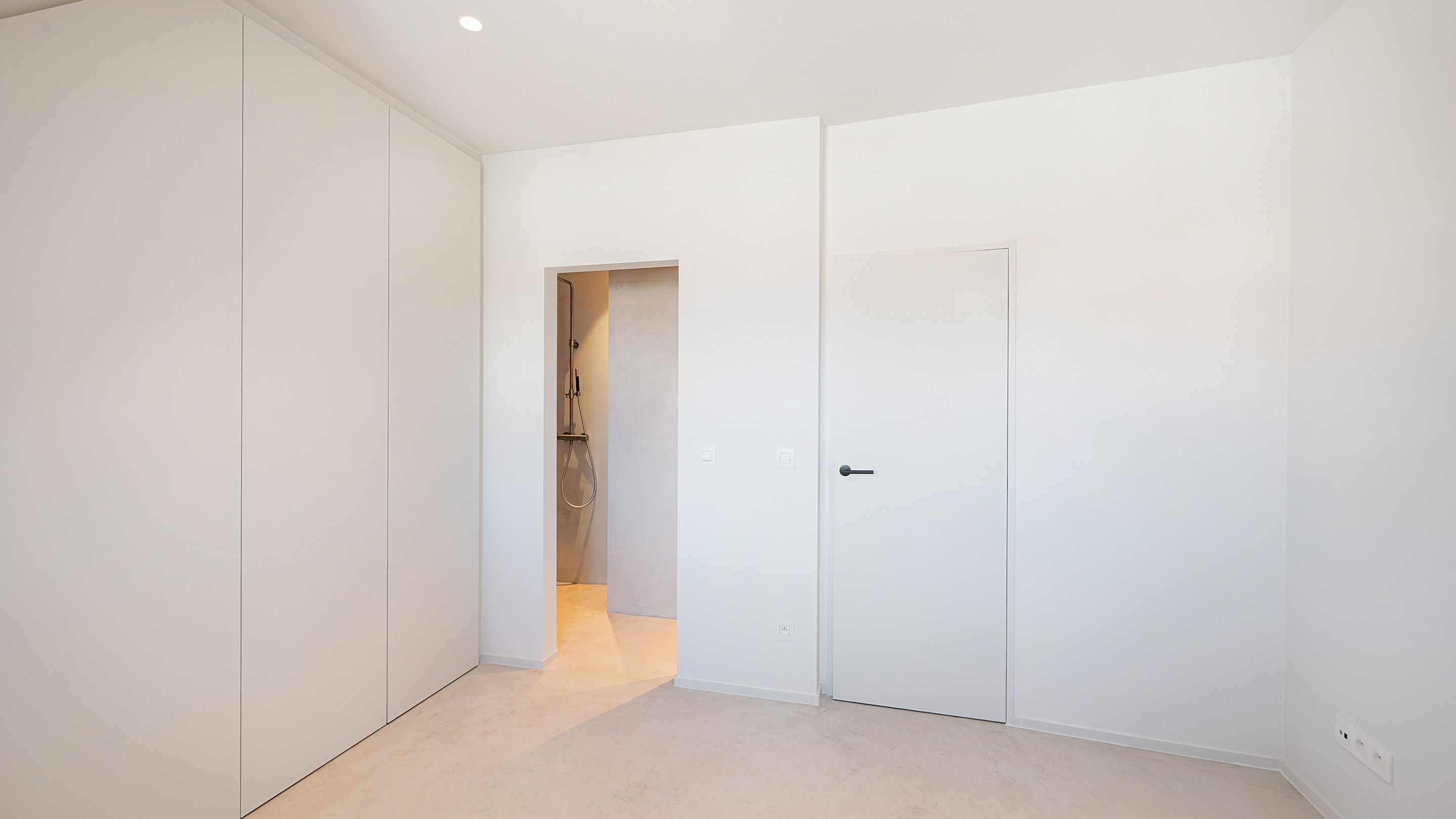 Top afgewerkte nieuwbouwwoning met 4 slaapkamers in het oude Knokke. 