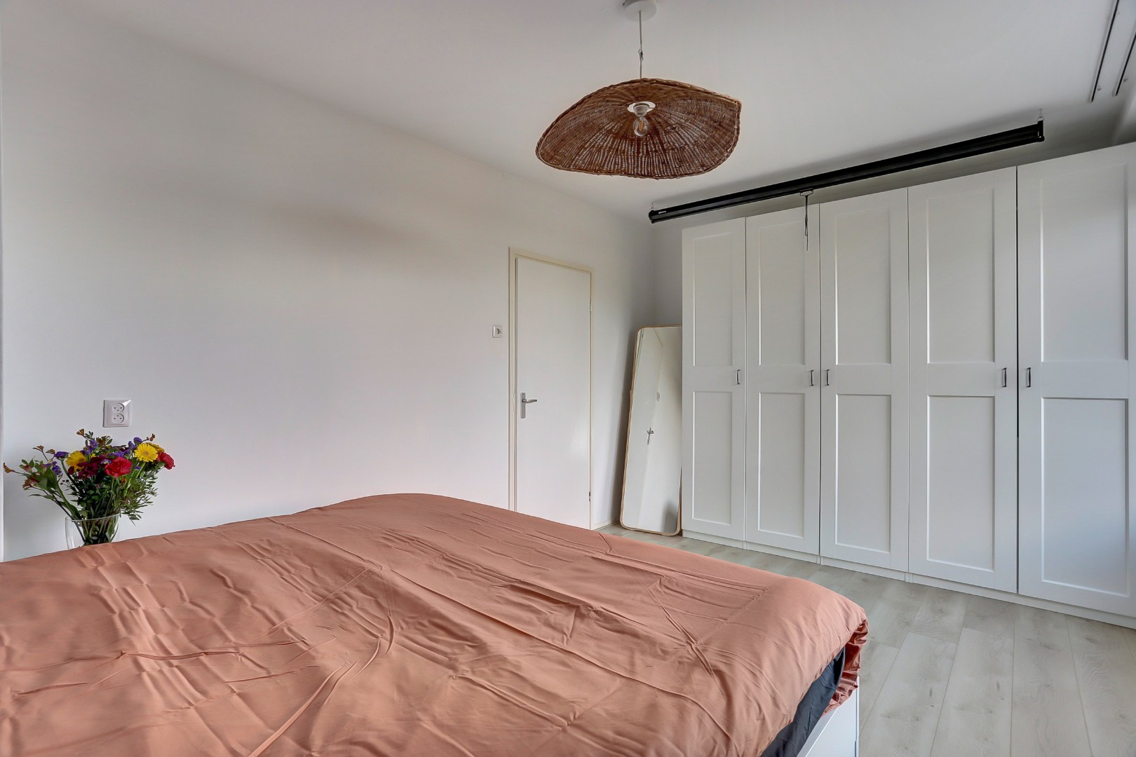 Comfortabel wonen in dit 3-kamer hoek appartement met een heerlijk balkon op het zonnige westen! 