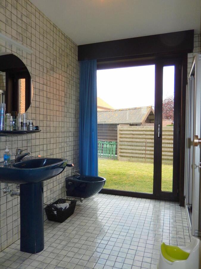 Ruime villa met zonnige tuin en 4 of 5 slaapkamers 