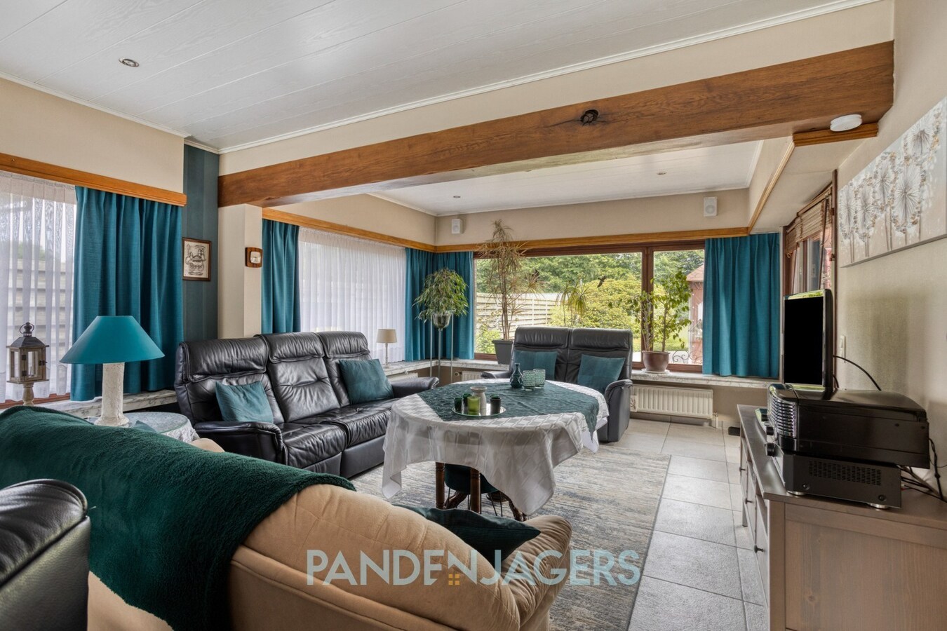 Ruime open bebouwing met groot bijgebouw te Duffel 