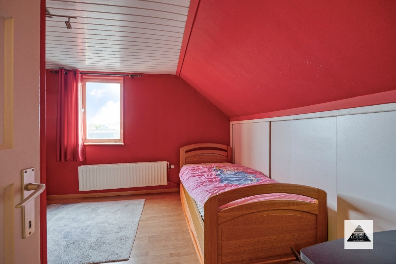 Gezinswoning met 5 slaapkamers, zonnepanelen 