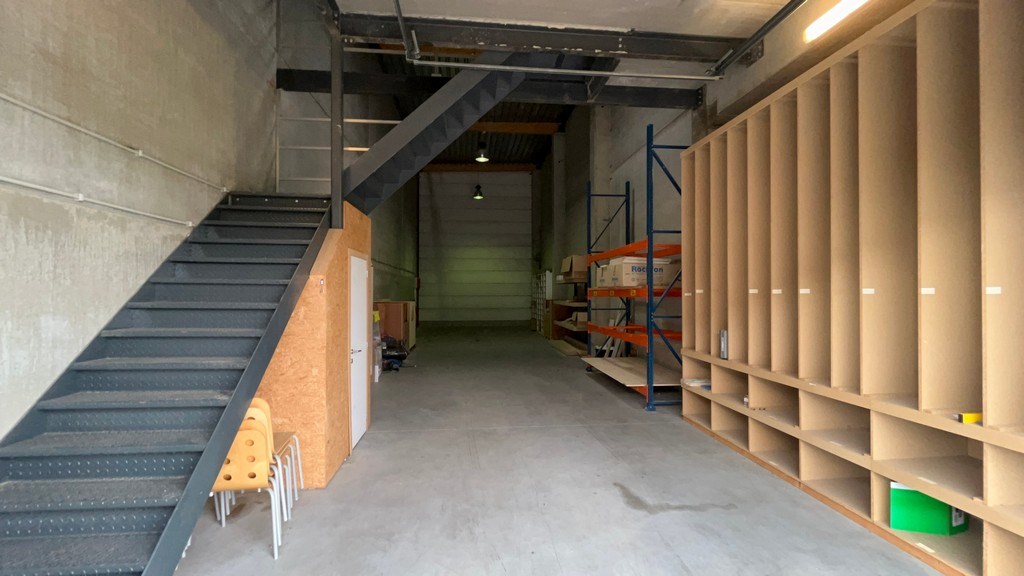 Bedrijfsunits te huur vlakbij Ovaal van Wippelgem in Evergem