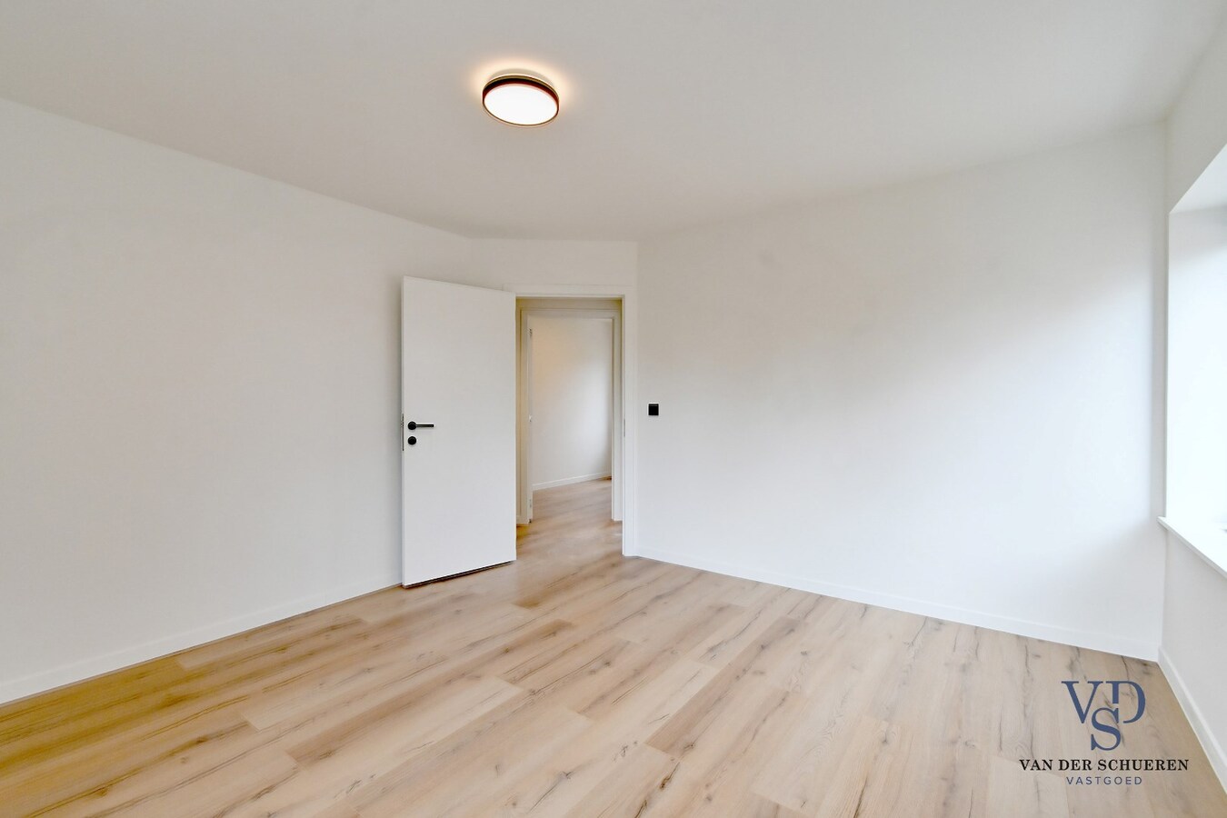 Volledig vernieuwde Half Open. 