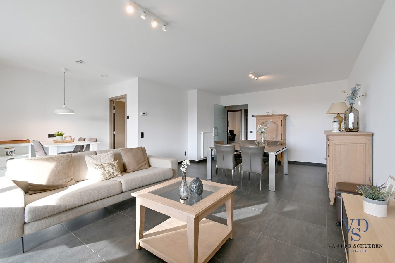 Luxueus, tijdloos wonen in Dikkelvenne. 