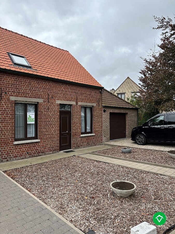 Charmante woning met tuin en garage in Werken. 