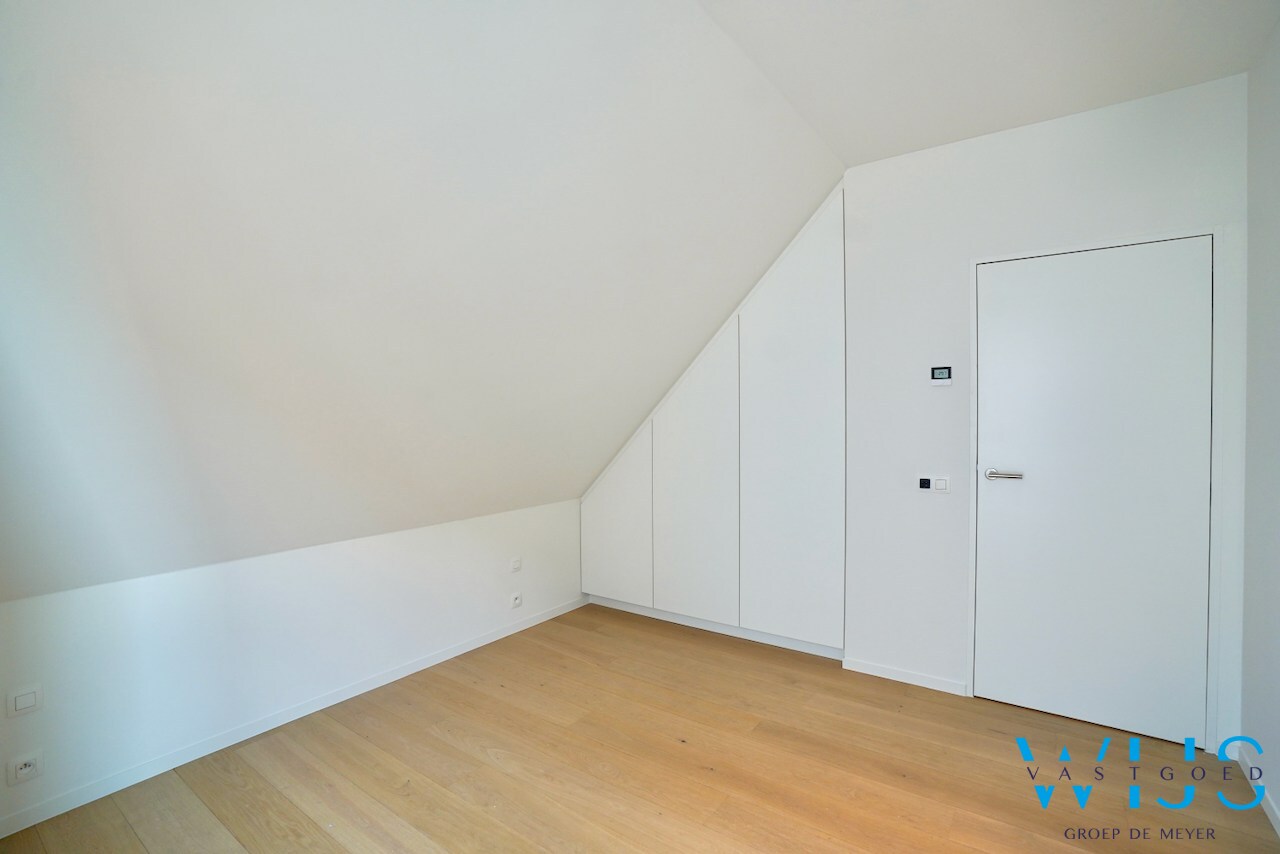 Luxues afgewerkt 2 slaapkamer appartement IN het centrum Ertvelde ! 