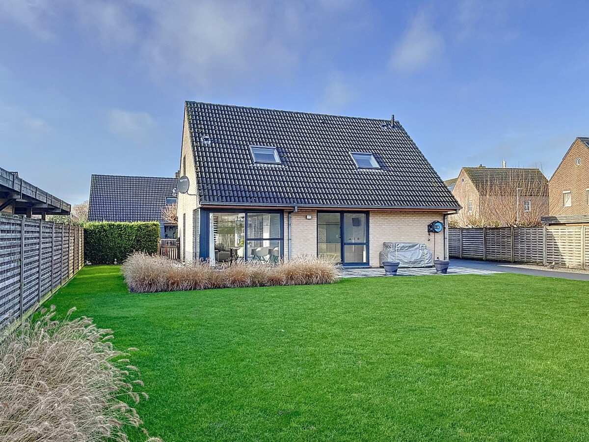 Prachtige instapklare woning met vier slaapkamers in een aangename wijk te Roeselare (Beitem). 