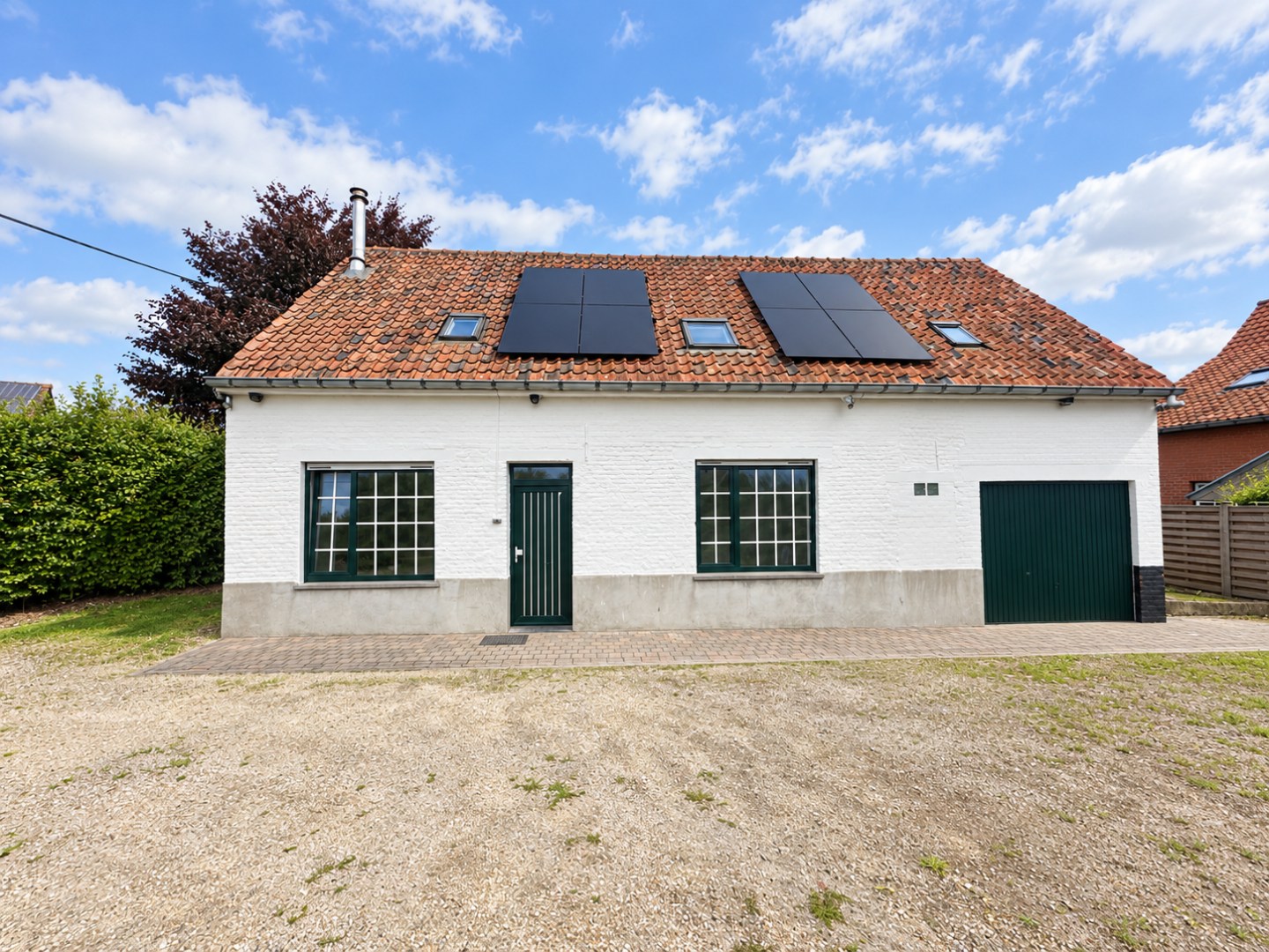 Gezellige gerenoveerde woning met 3 slpk, carport en tuintje, rustige ligging te Torhout 
