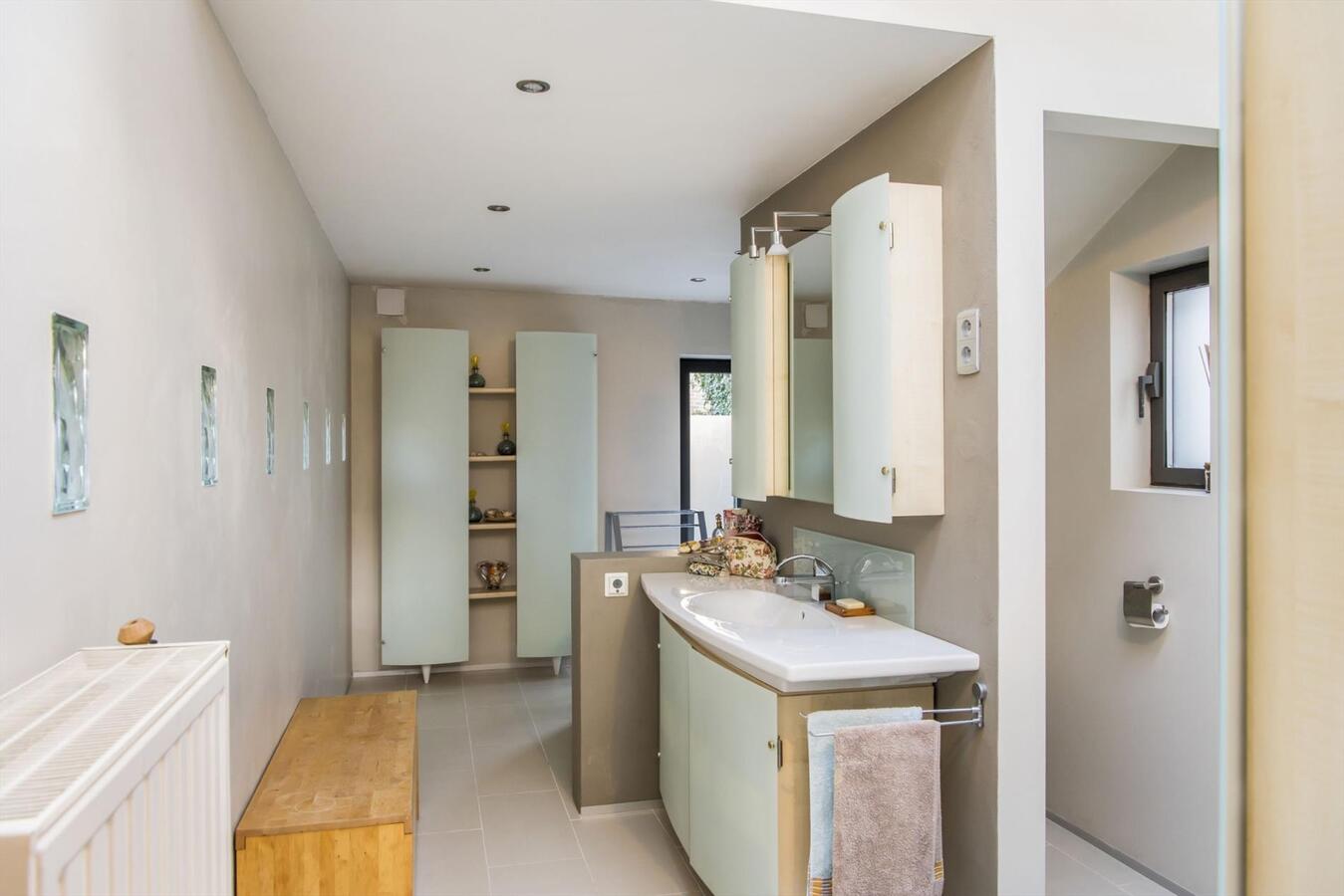 Unieke villa met ruime tuin op toplocatie te Drongen 