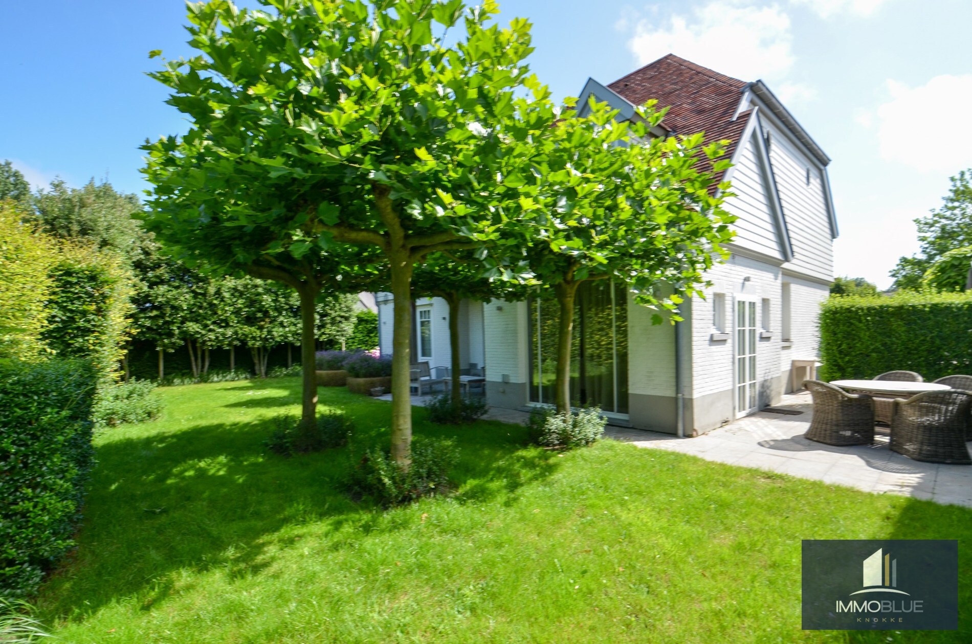 Une villa de charme située dans un quartier résidentiel calme. 