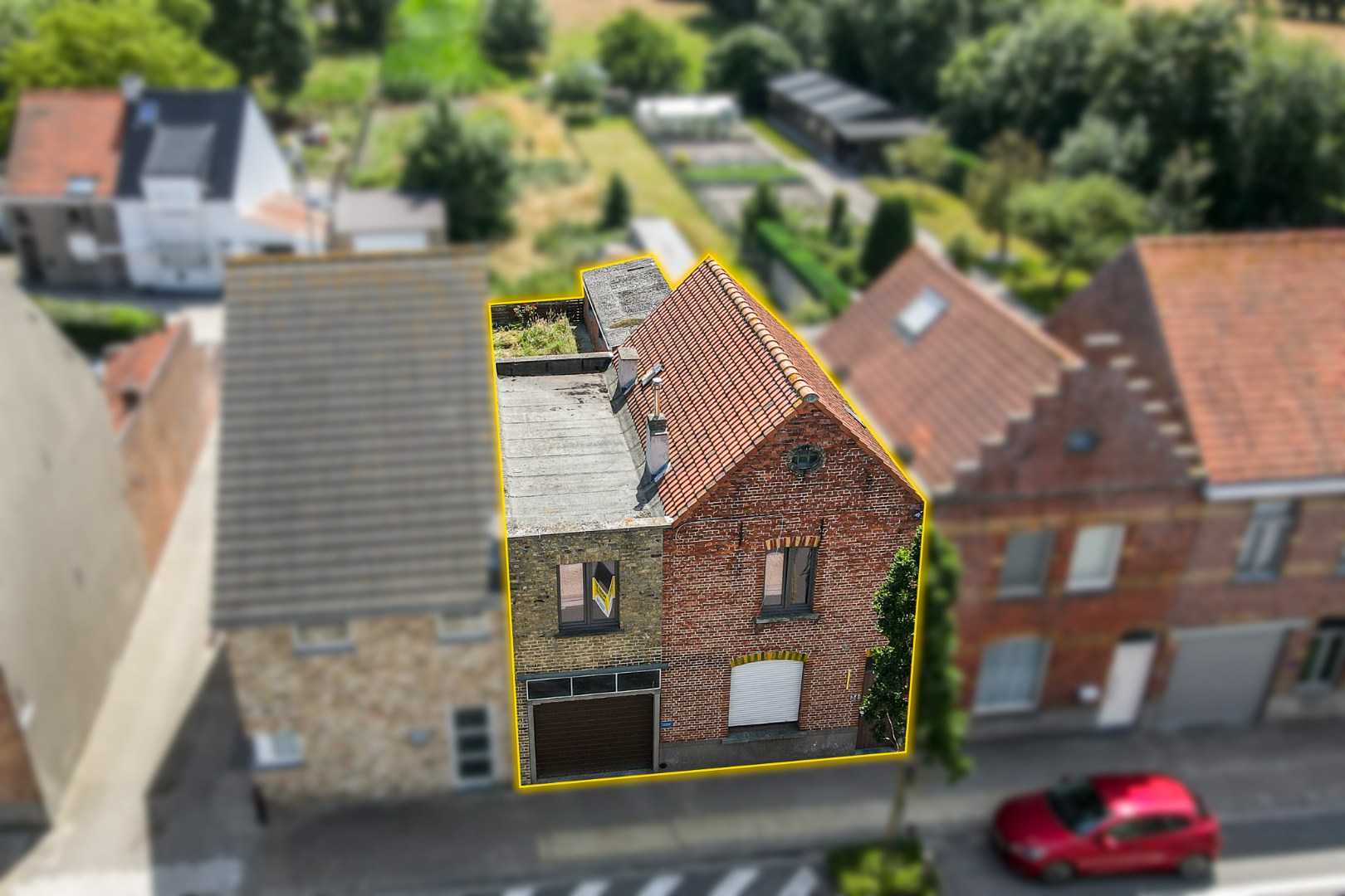 Te renoveren woning in centrum Eernegem 