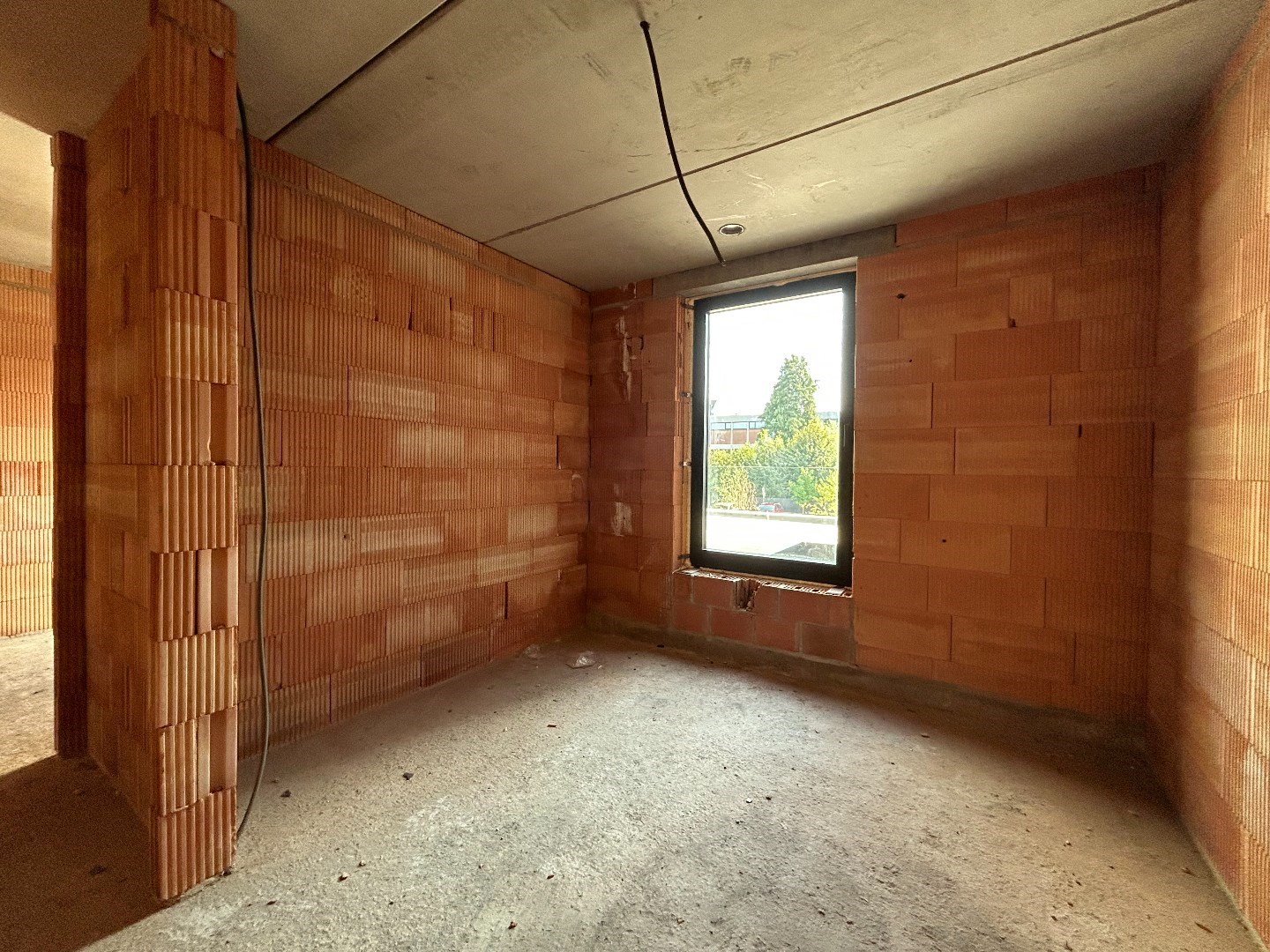 Uitzonderlijk afgewerkte nieuwbouwwoning met 4 slpk. in centrum Geel 