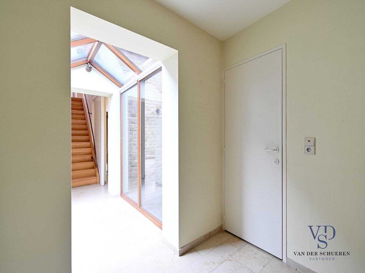 Knappe villa in 't groene Schelderode (EPC van 216 !). 