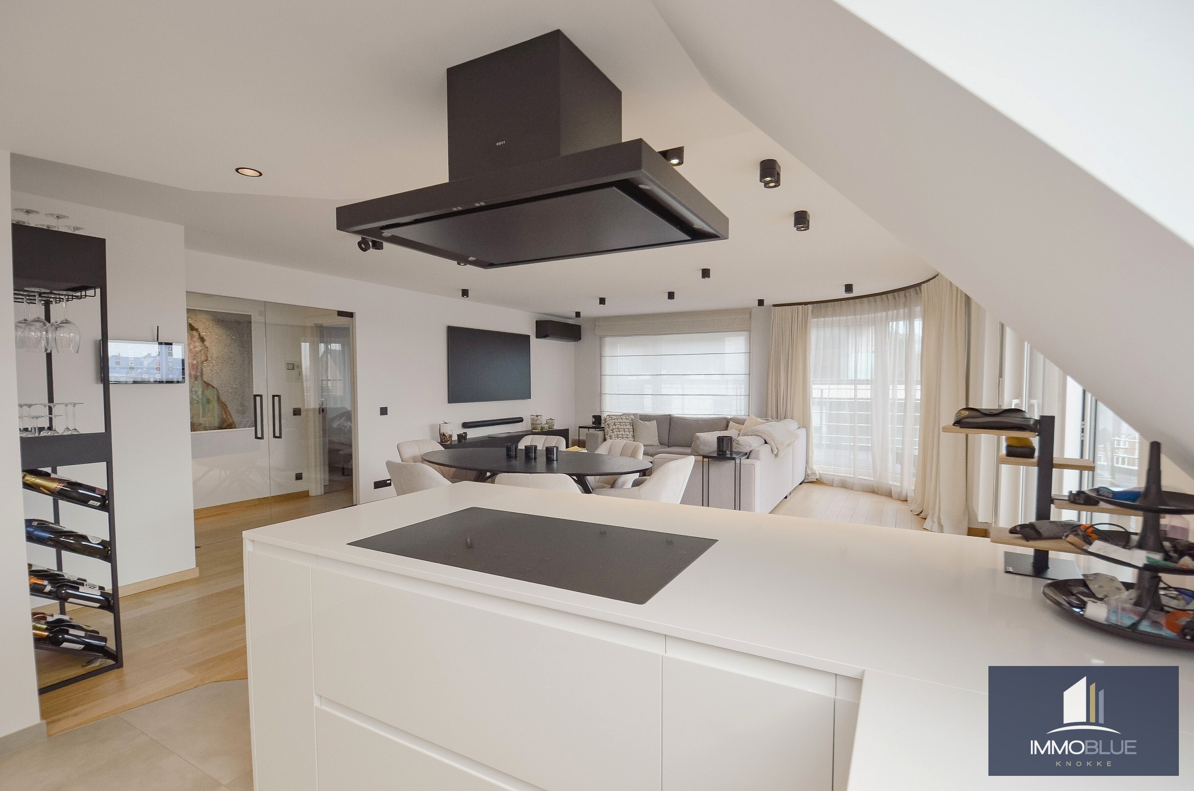 Uniek duplexappartement/penthouse met een weids uitzicht. 