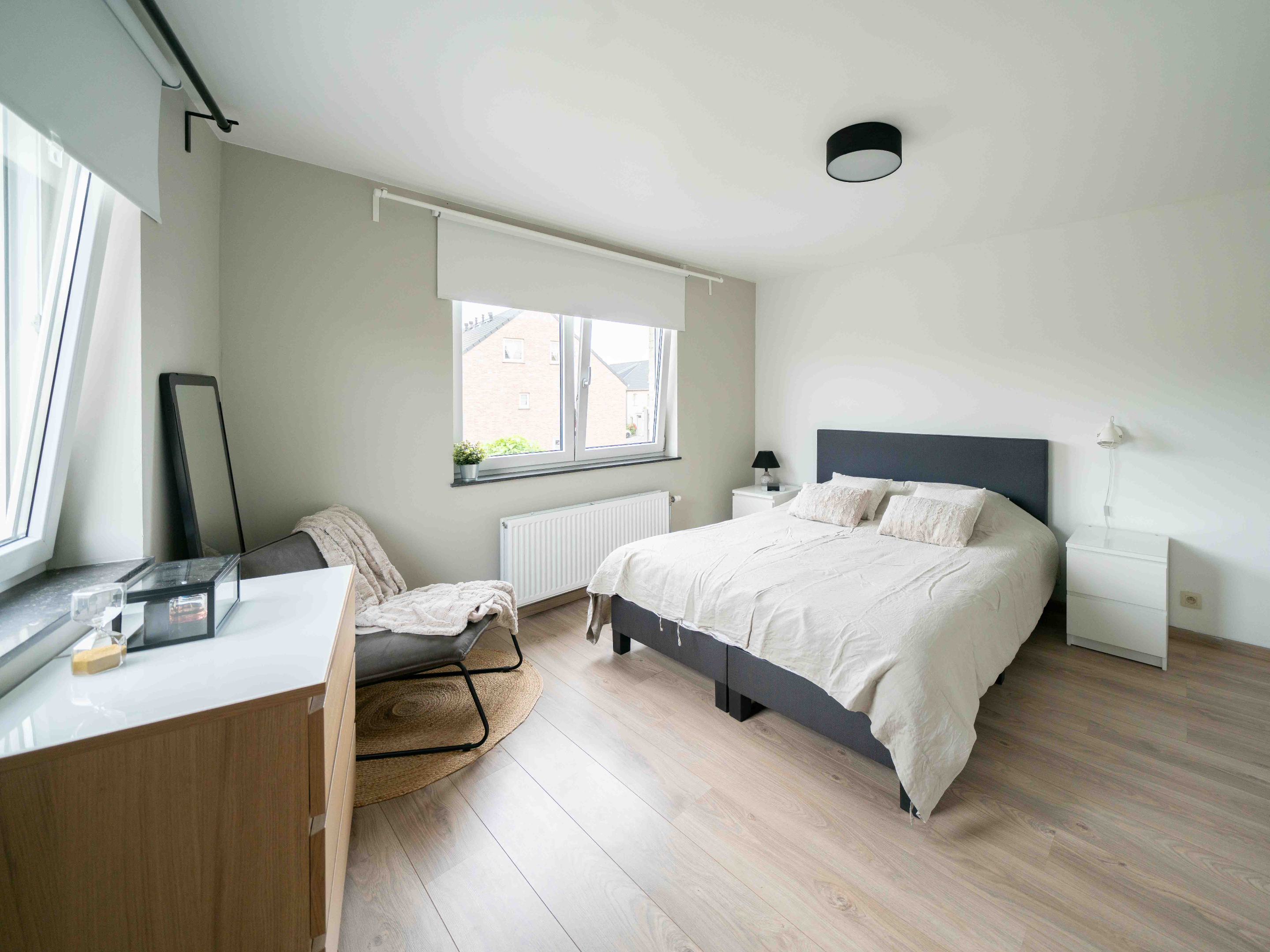 Recente woning met 7 kamers, 2 badkamers, garage en tuin 