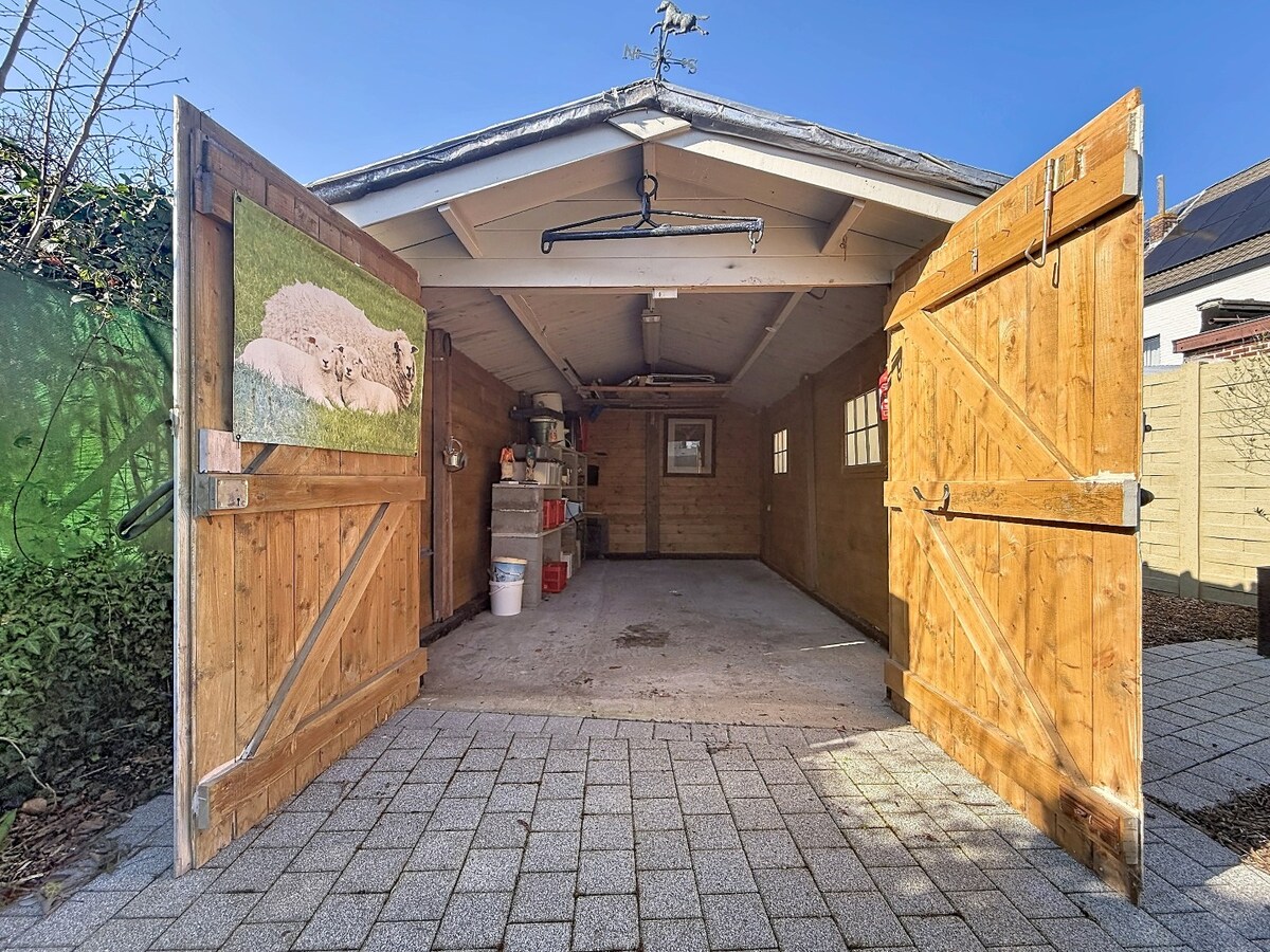 Ruime en instapklare HOB met zuidgerichte tuin te Bevegem 