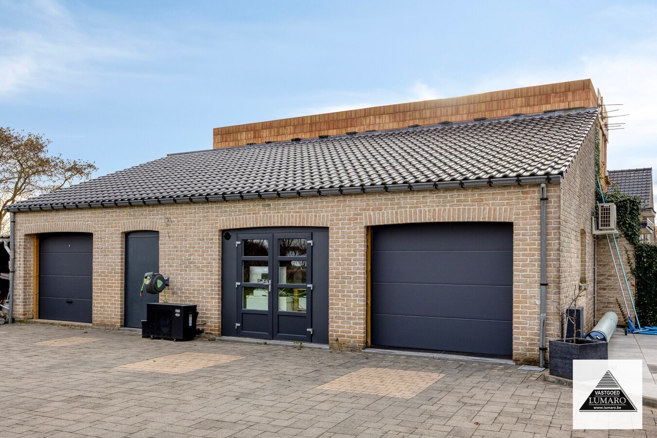 Instapklare villa met zwembad. Landelijke ligging in Leut (Maasmechelen). 