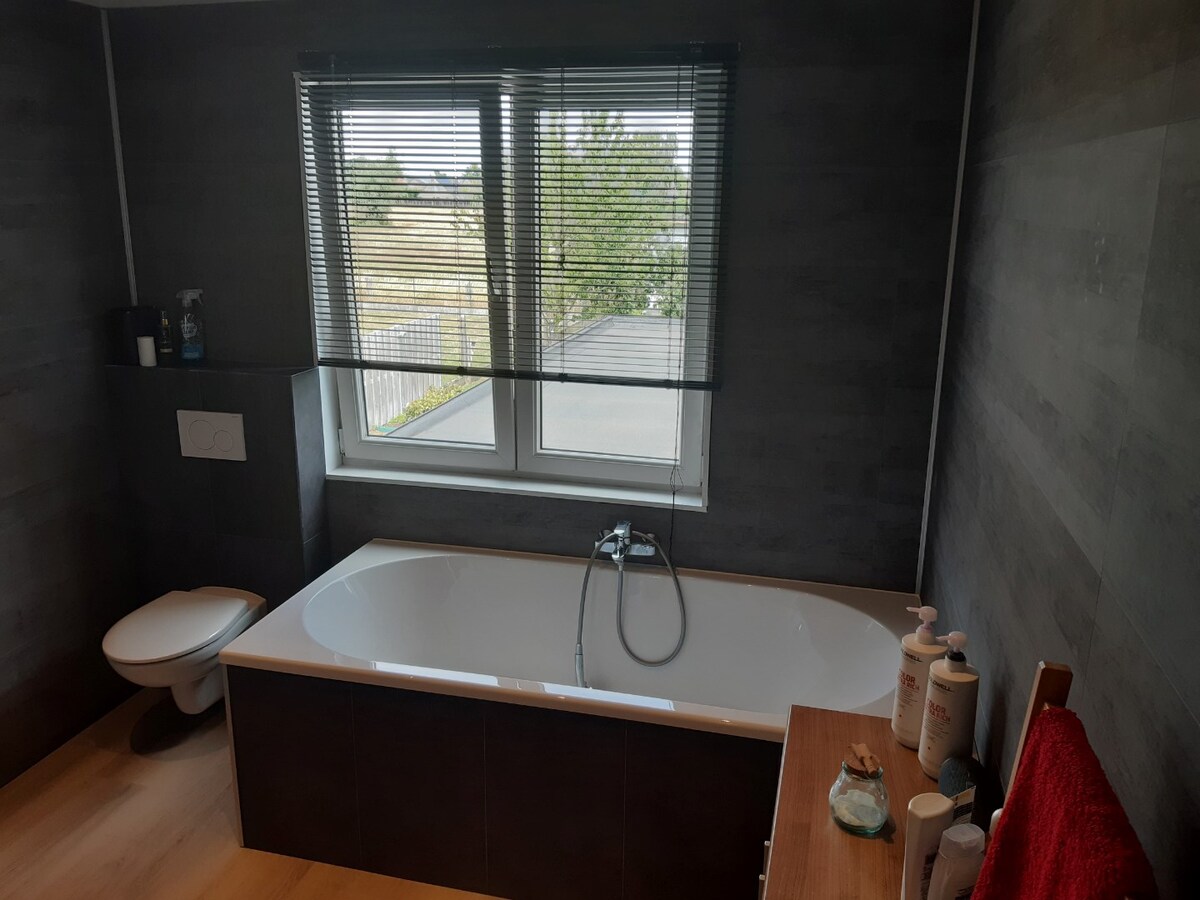 Praktische gezinswoning met leuke tuin. 