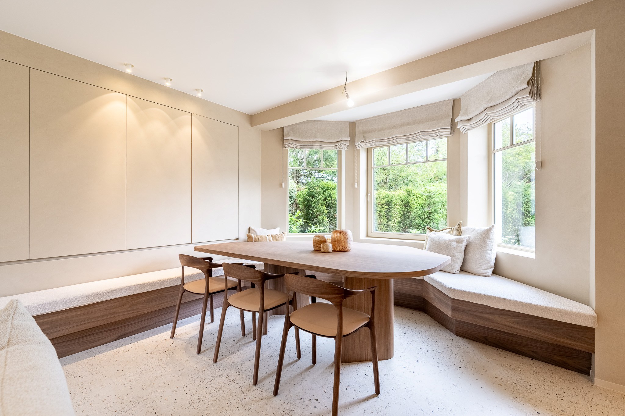 Très luxueuse et charmante villa jumelée rénovée, située à proximité du centre commercial de Knokke. 