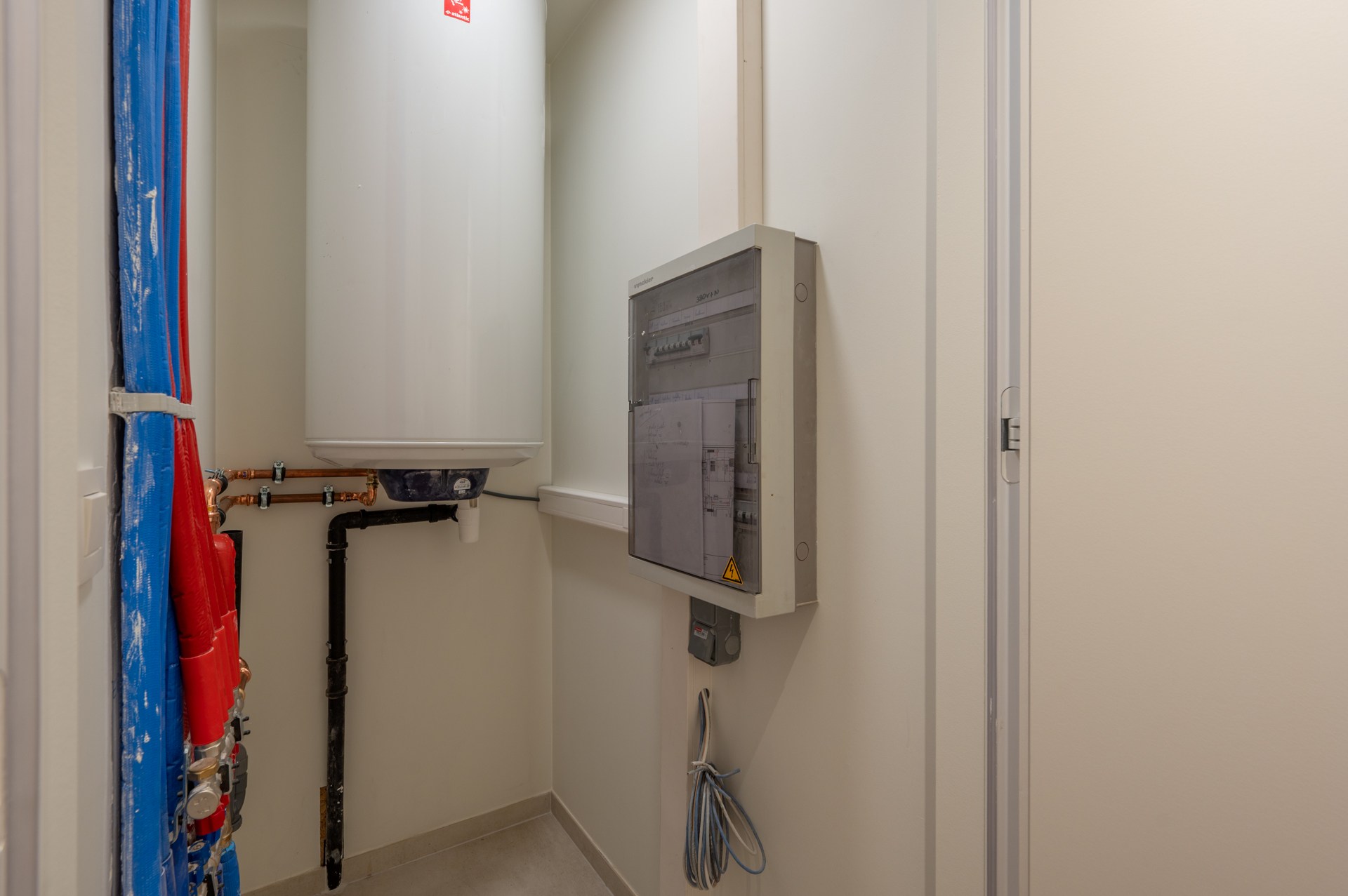 Prachtig gerenoveerd 2 slaapkamerappartement met zijdelings zeezicht centraal gelegen vlakbij de Lippenslaan te Knokke 