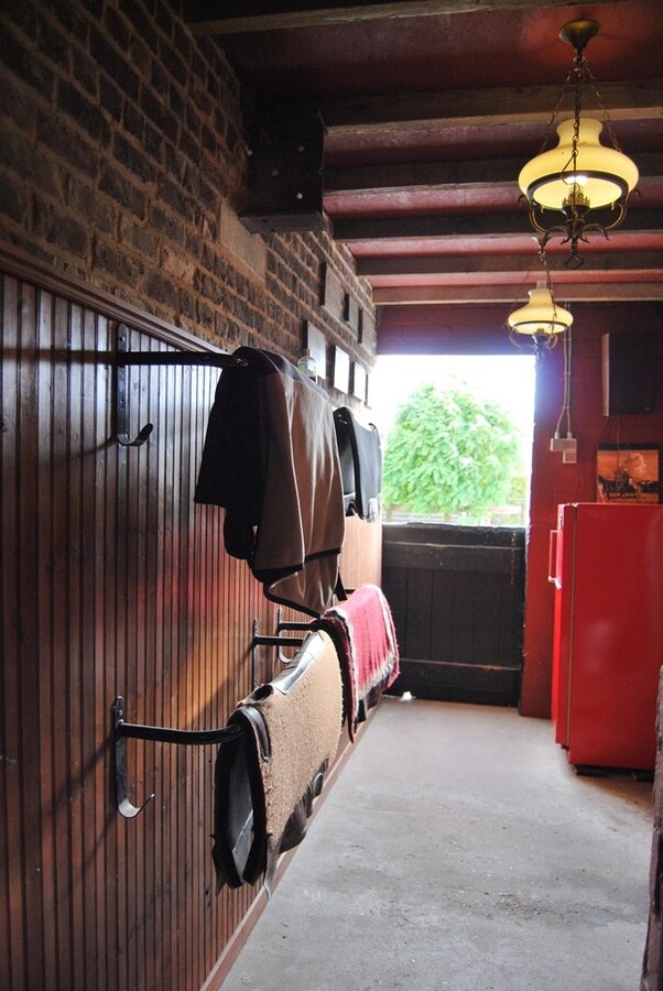 Idyllische woning met stalgebouwen op ca. 5000m² te Sint-Laureins 