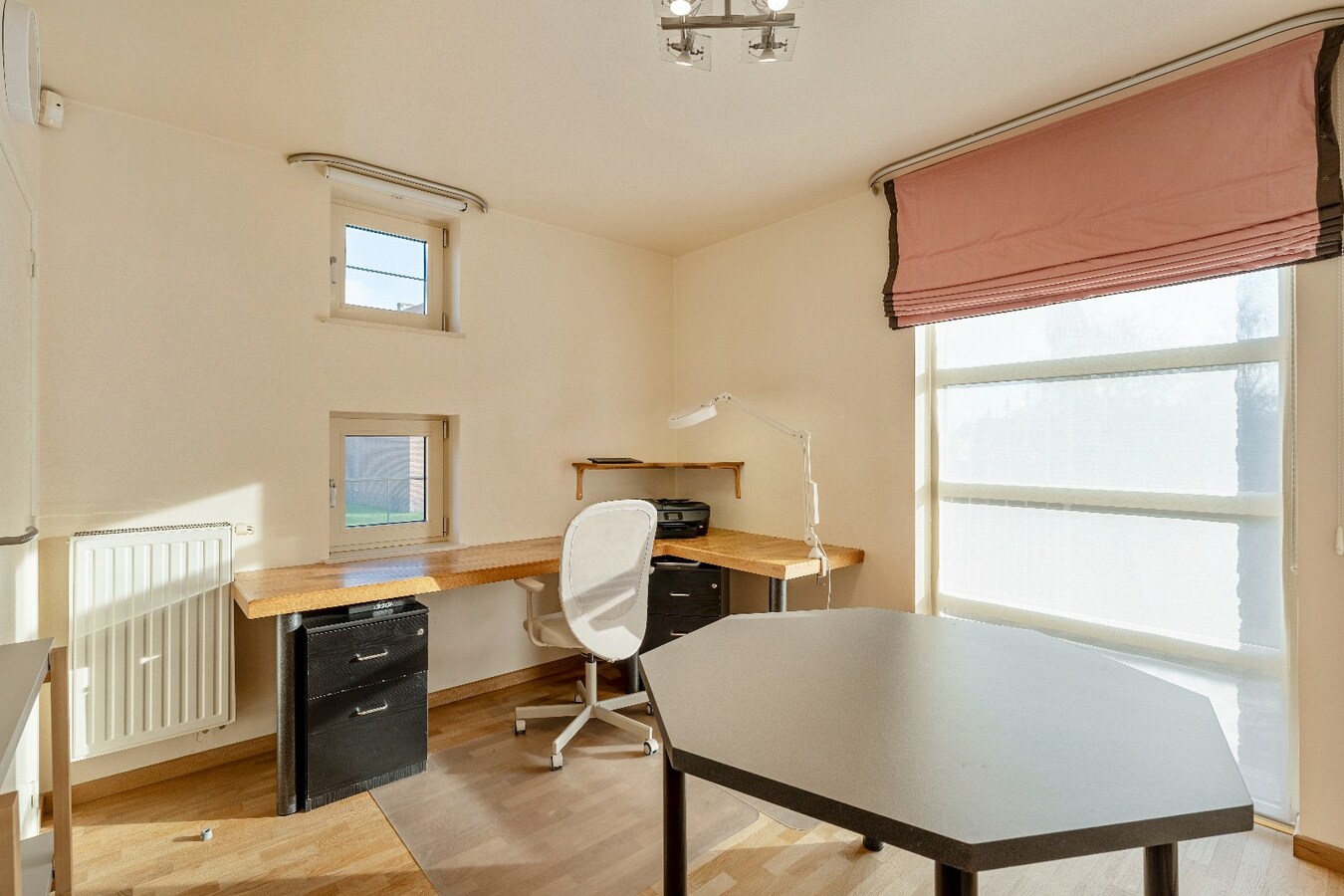 Duurzame, veelzijdige woning met karakter, energiezuinig comfort én prachtige tuin, op toplocatie. 