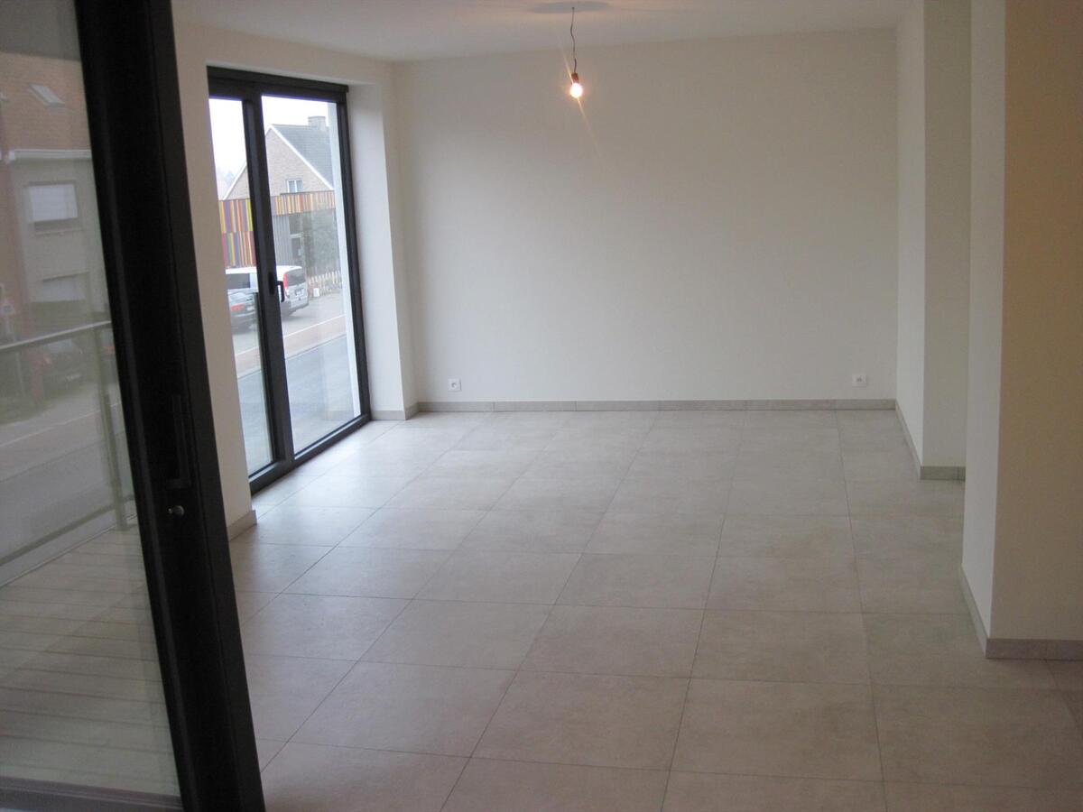 Nieuw appartement !    Kleine residentie met een sterke architectuur. 