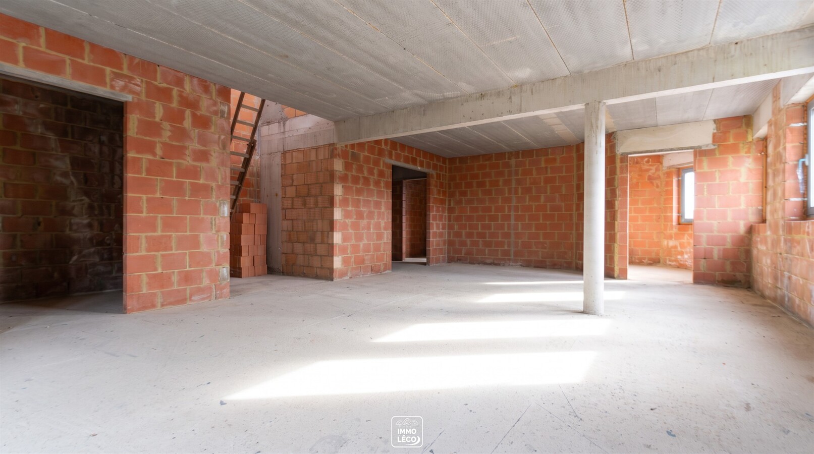 Immeuble mixte : commerce "friterie" avec appartement "DUPLEX" à l'étage, idéal investisseurs ! 