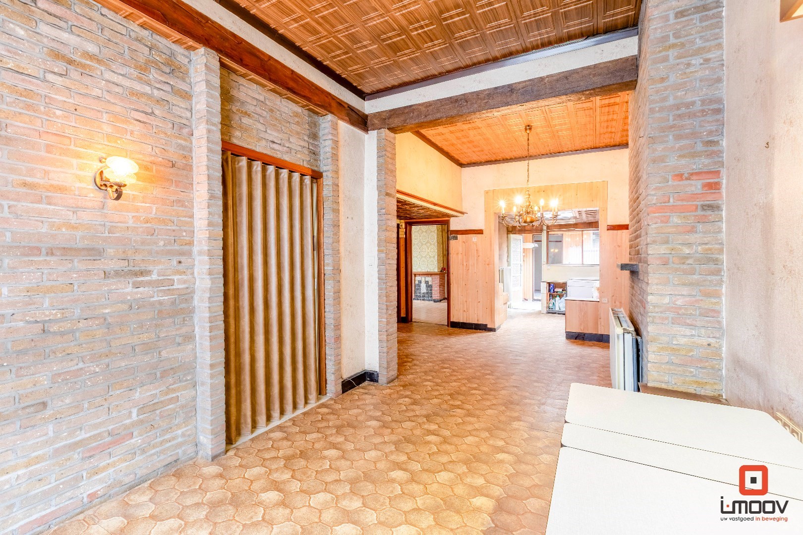 Te renoveren woning met enorm potentieel en uitstekende locatie in Sint-Amandsberg 