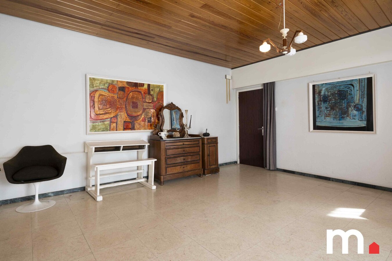 Unieke Gelijkvloerse Villa te Roeselare op 1620m² met 242m² bewoonbare oppervlakte! 