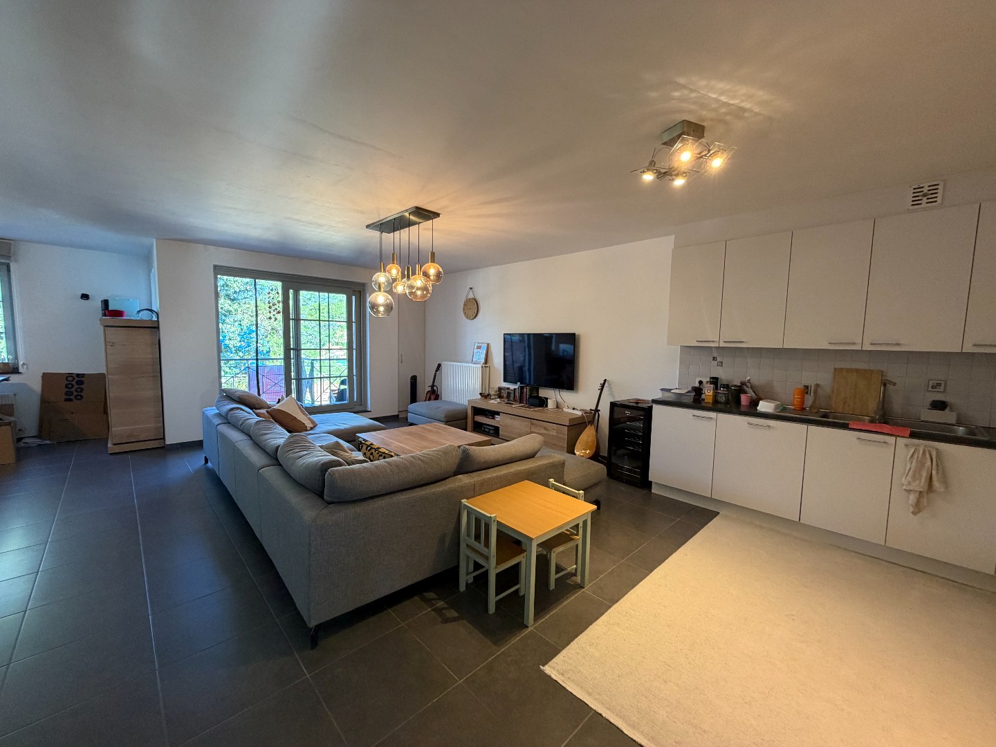 Prachtig, instapklaar appartement met 2 slaapkamers gelegen te centrum Geel 